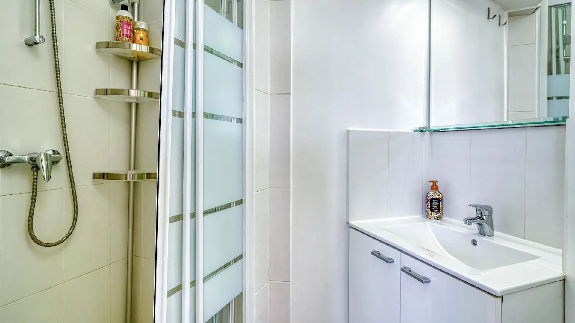 Studio 4 People Accord Arena Bercy Parijs Appartement